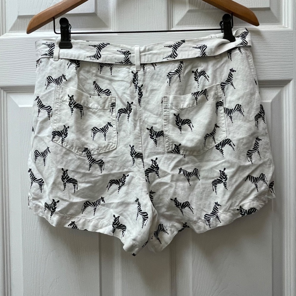 Ann Taylor Loft Women's 6 White Zebra Print Linen Blend Shorts Waist Belt - Picture 4 of 12